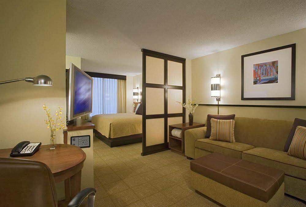 ホテル ハイアット プレイス カンザスシティ オーバーランド パーク メットカルフ オーバーランドパーク エクステリア 写真